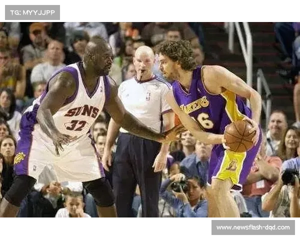 丹尼尔斯场均2.6次抢断高居第二 罗林斯紧随其后排名第三 丹尼尔斯场均2.6次抢断高居第二 罗林斯紧随其后排名第三